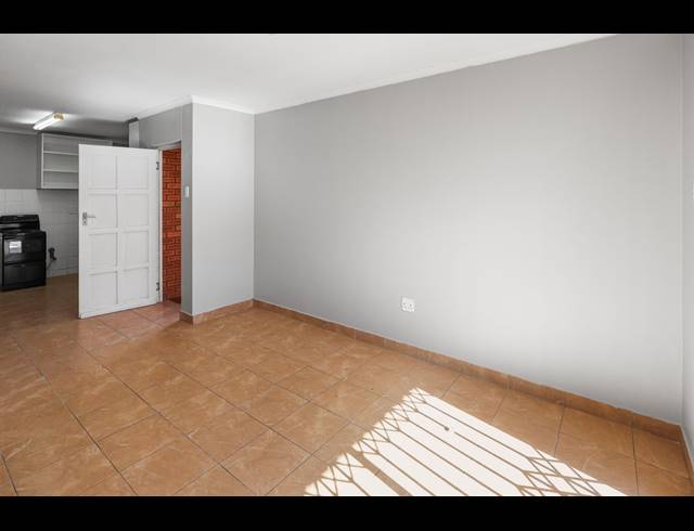 2 BEDROOM TOWNHOUSE TO LET IN GREENFIELDS